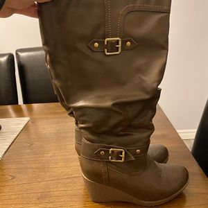 Penningtons 8 wide boots